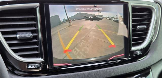 Used 2025 Chrysler Voyager LX FWD image 12