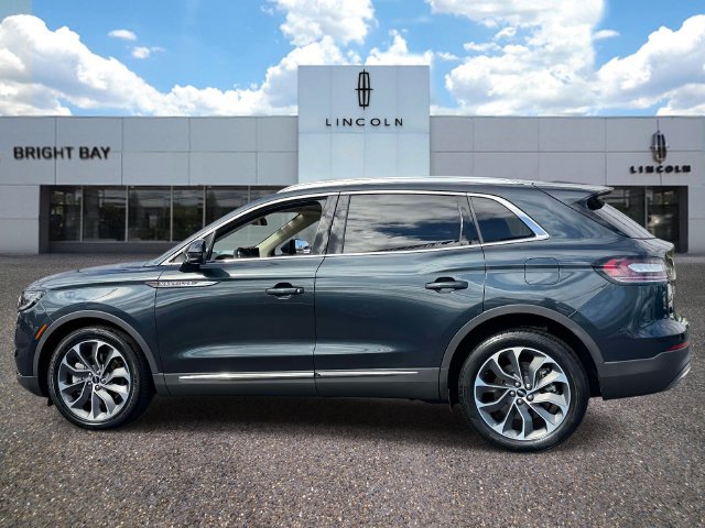 Used 2023 Lincoln Nautilus Reserve AWD/4WD image 3