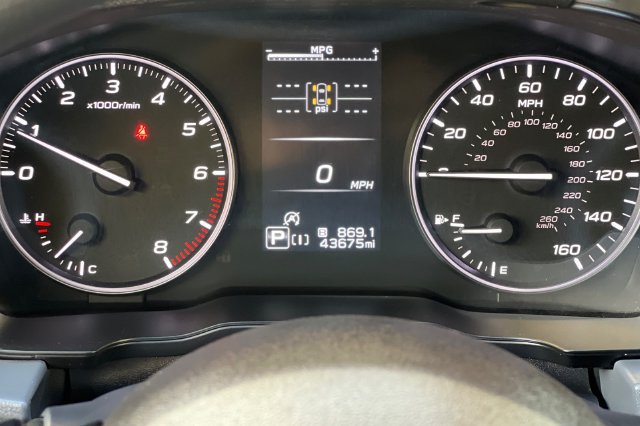 Used 2025 Subaru Crosstrek 2.5i Premium AWD/4WD image 32