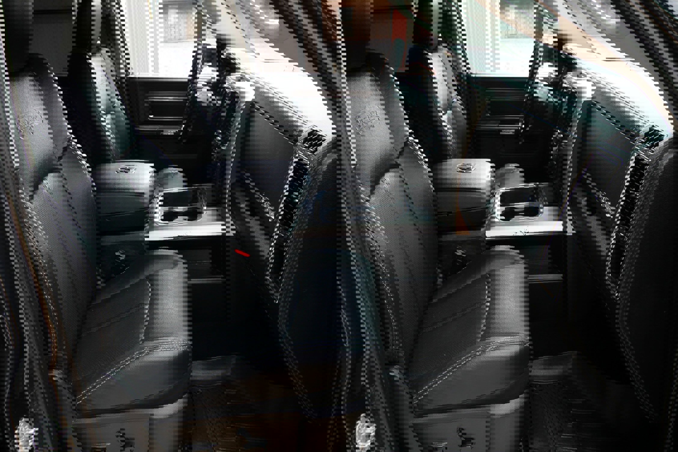 Used 2018 RAM 3500 Laramie w/ Convenience Group image 39