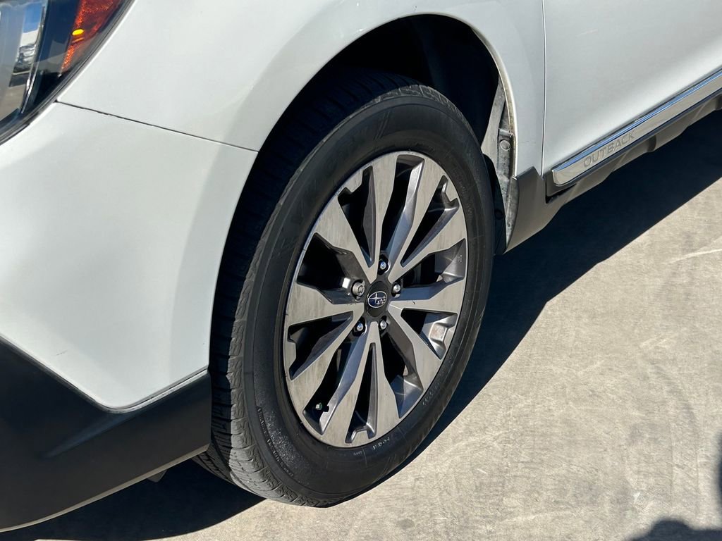 Used 2018 Subaru Outback 3.6R Touring image 9
