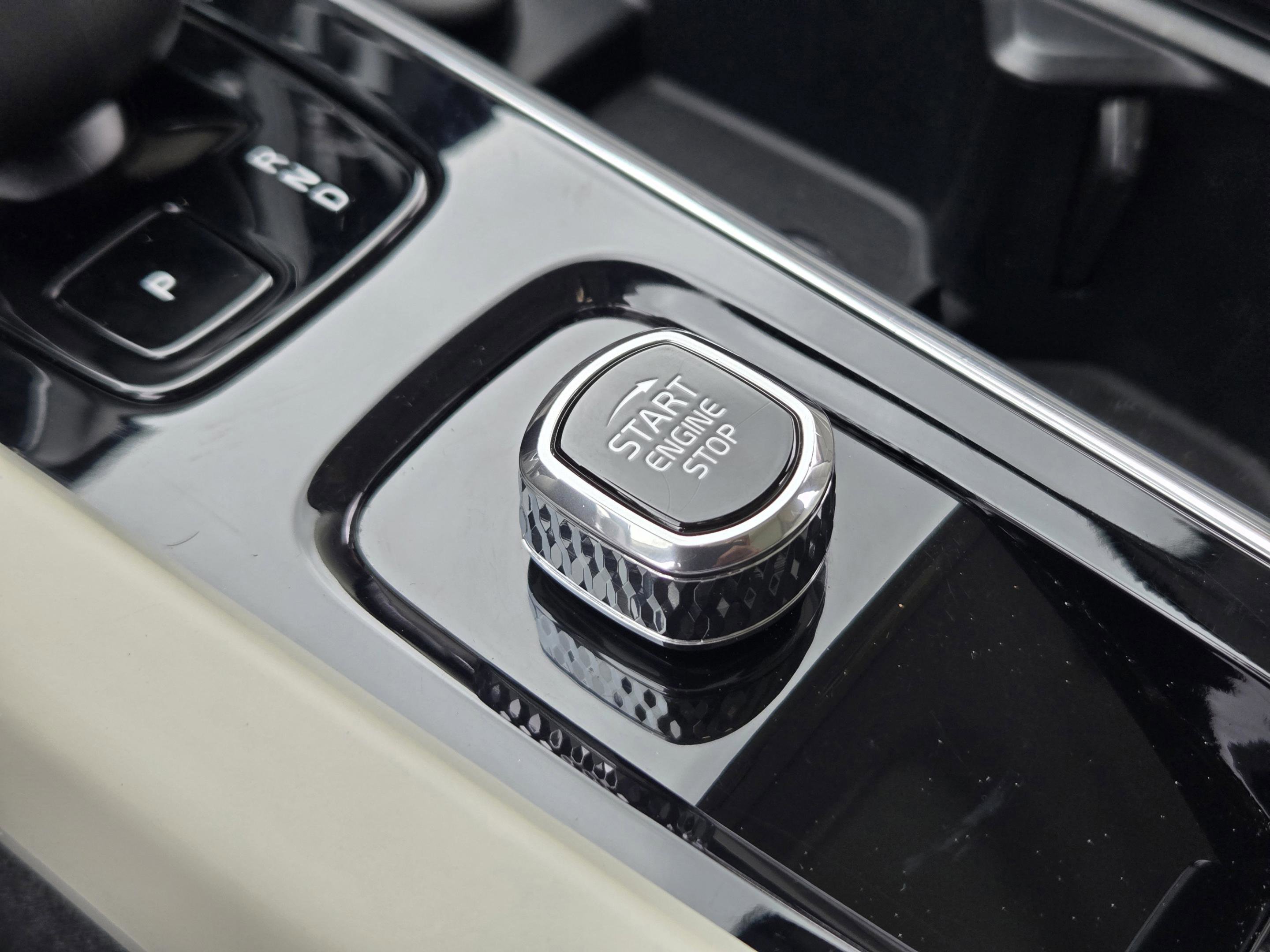 Used 2023 Volvo XC60 B5 Plus w/ Climate Package image 30