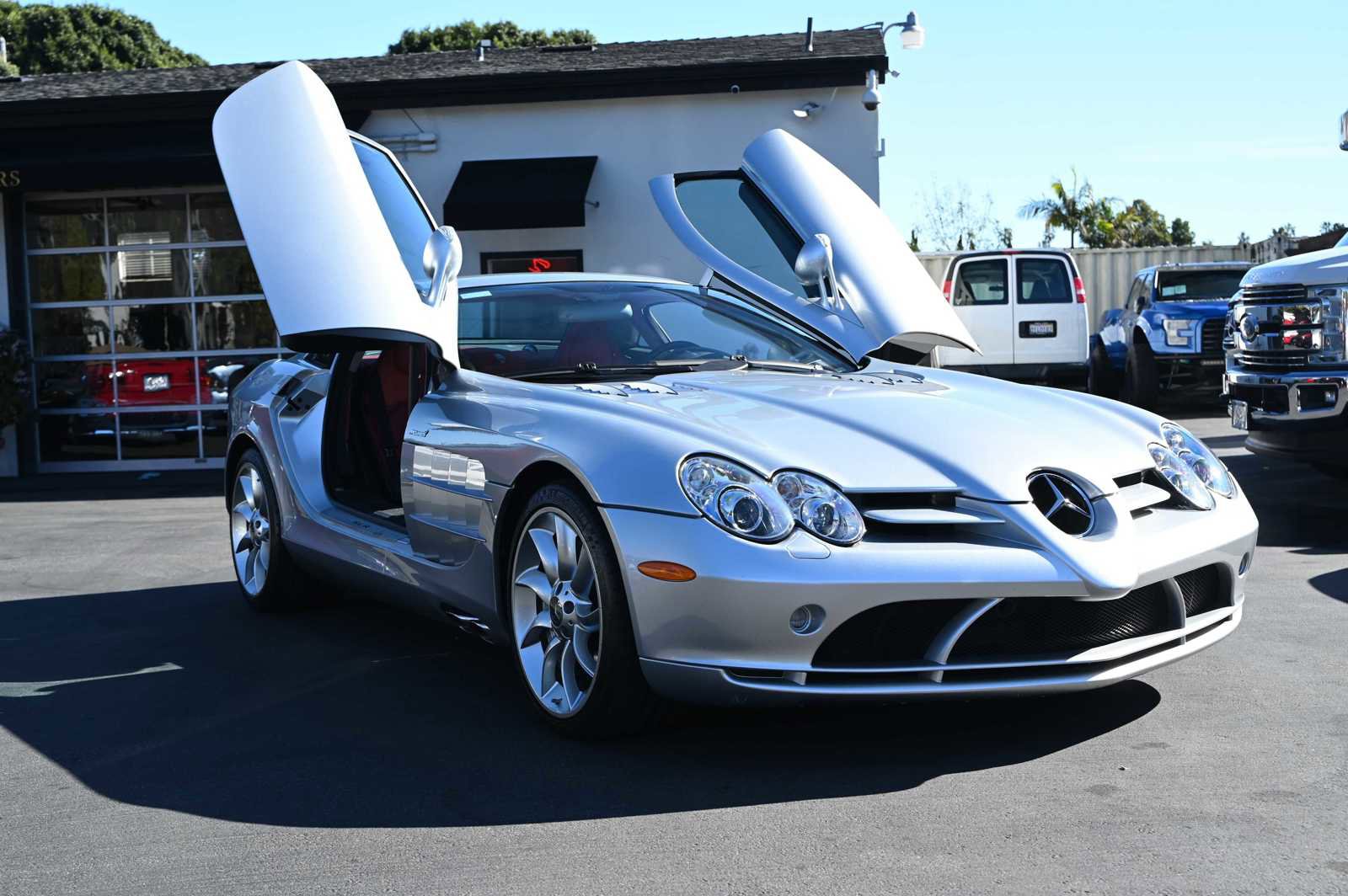 Used 2006 Mercedes-Benz SLR COUPE 2D image 3