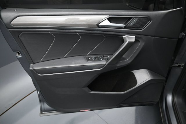 Used 2023 Volkswagen Tiguan SE FWD image 4