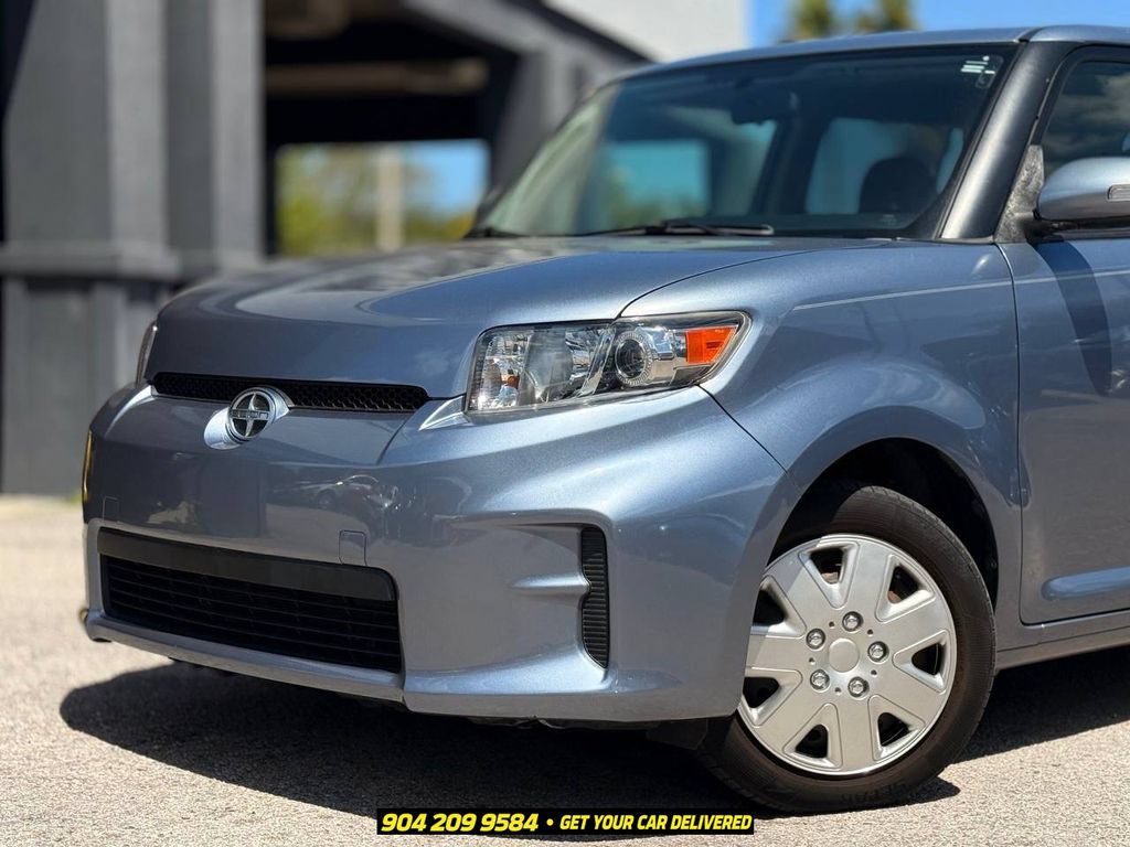Used 2012 Scion xB FWD image 2