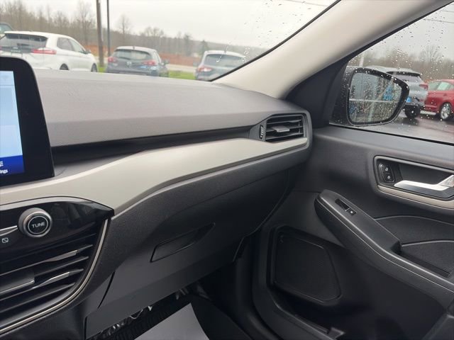 Used 2021 Ford Escape SE w/ Cold Weather Package image 21