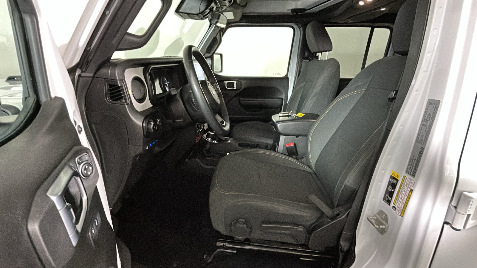 Used 2024 Jeep Wrangler Unlimited AWD/4WD image 13