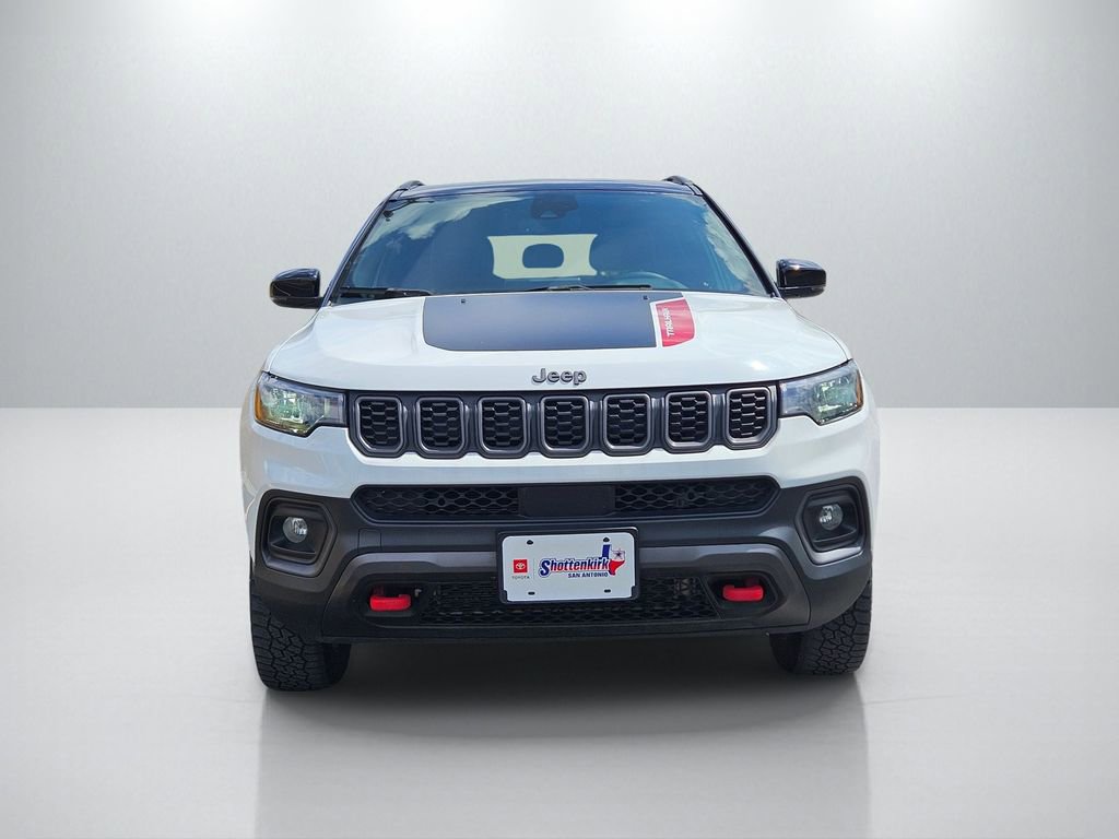 Used 2025 Jeep Compass Trailhawk AWD/4WD image 2