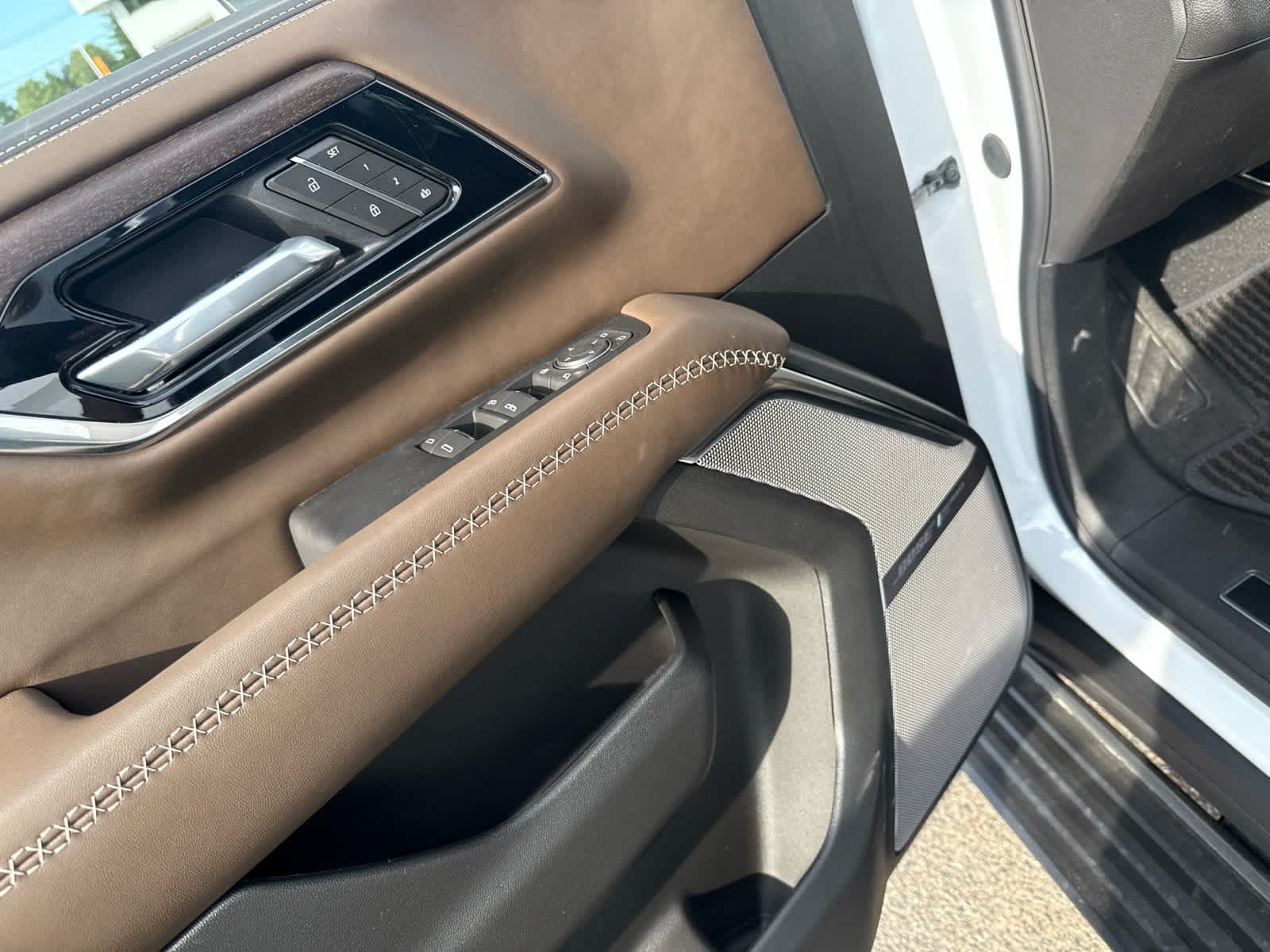 New 2026 GMC Yukon XL Denali Ultimate AWD/4WD image 12