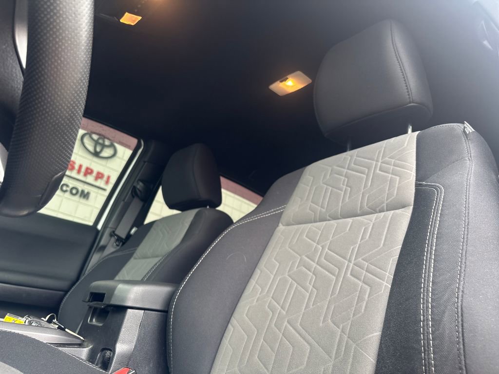 Used 2021 Toyota Tacoma TRD Off-Road AWD/4WD image 11