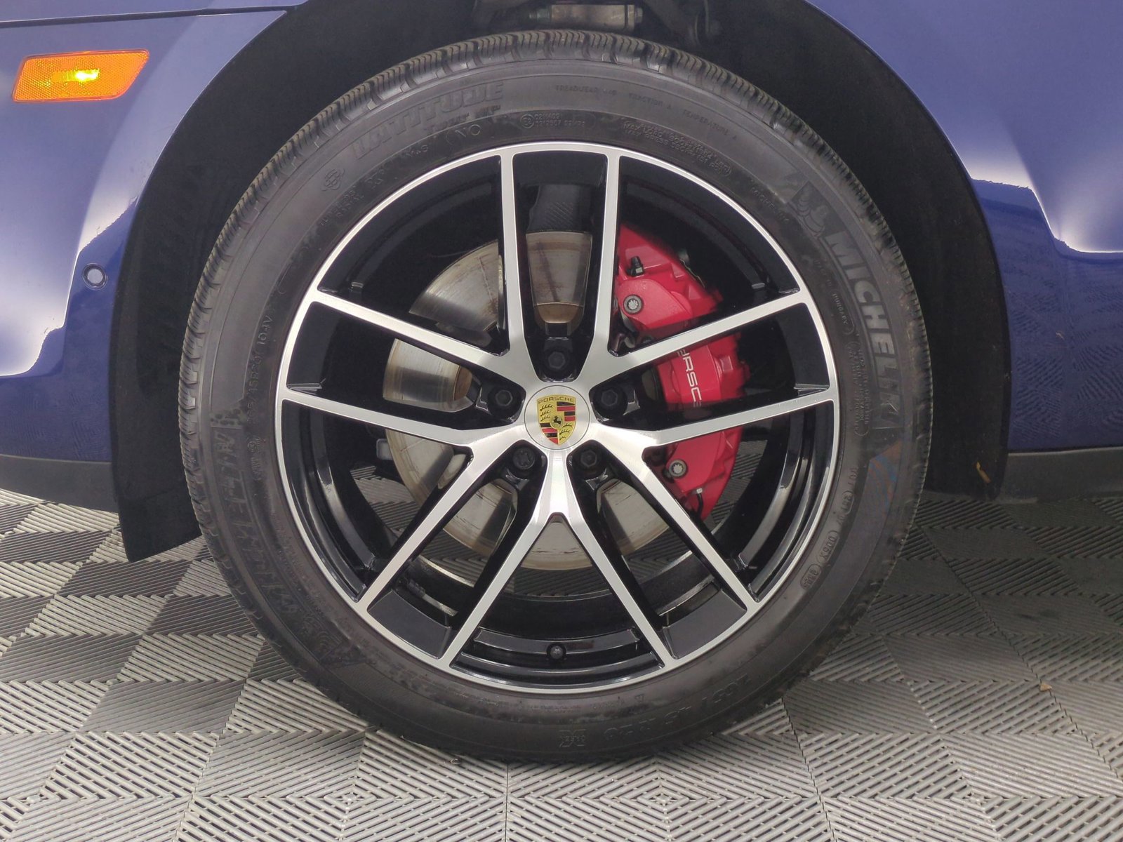 Certified 2024 Porsche Macan S image 28