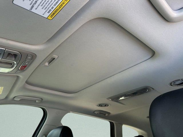 Used 2025 Kia Telluride EX w/ EX Captain's Chair Package FWD image 18