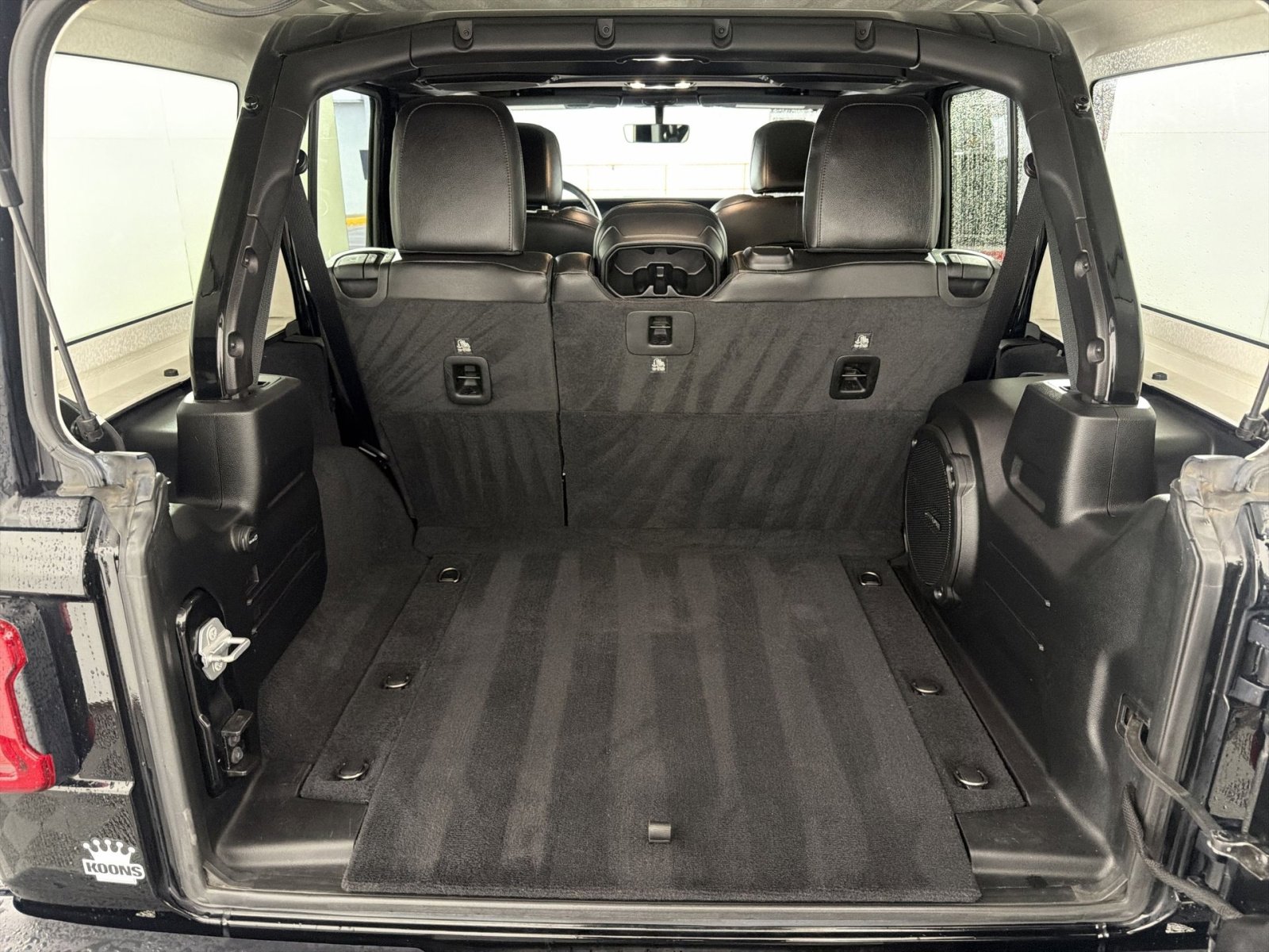 Used 2020 Jeep Wrangler Unlimited Sahara image 25