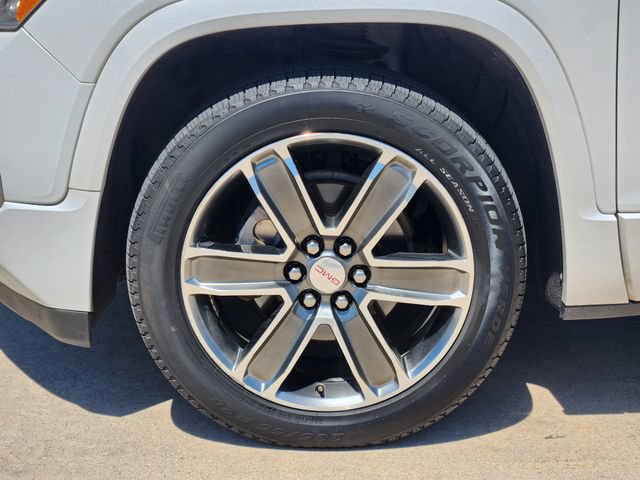 Used 2019 GMC Acadia Denali w/ Technology Package FWD image 10