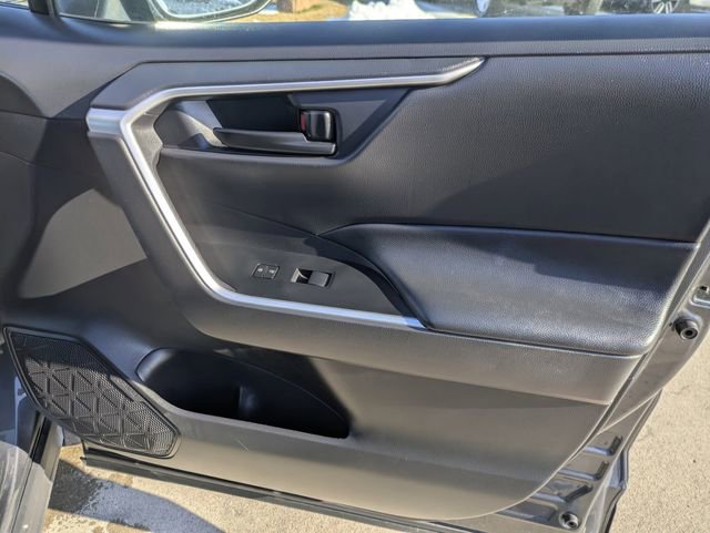 Used 2024 Toyota RAV4 LE image 31