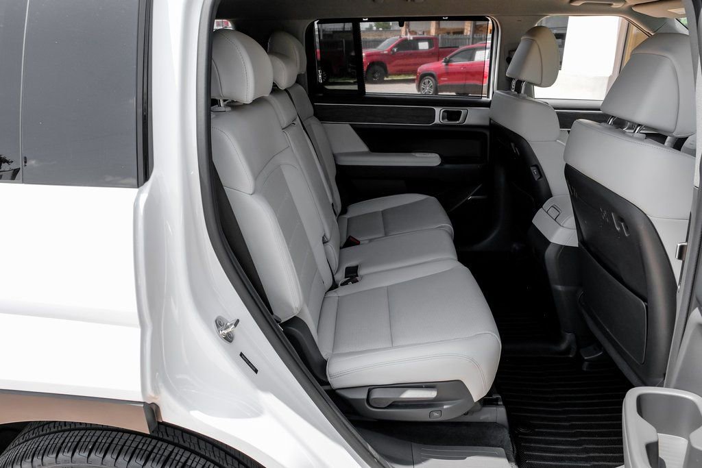 Used 2024 Hyundai Santa Fe Limited image 36