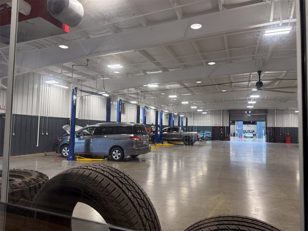 Used 2023 Ford Transit 250 Low Roof w/ Exterior Upgrade Package image 25