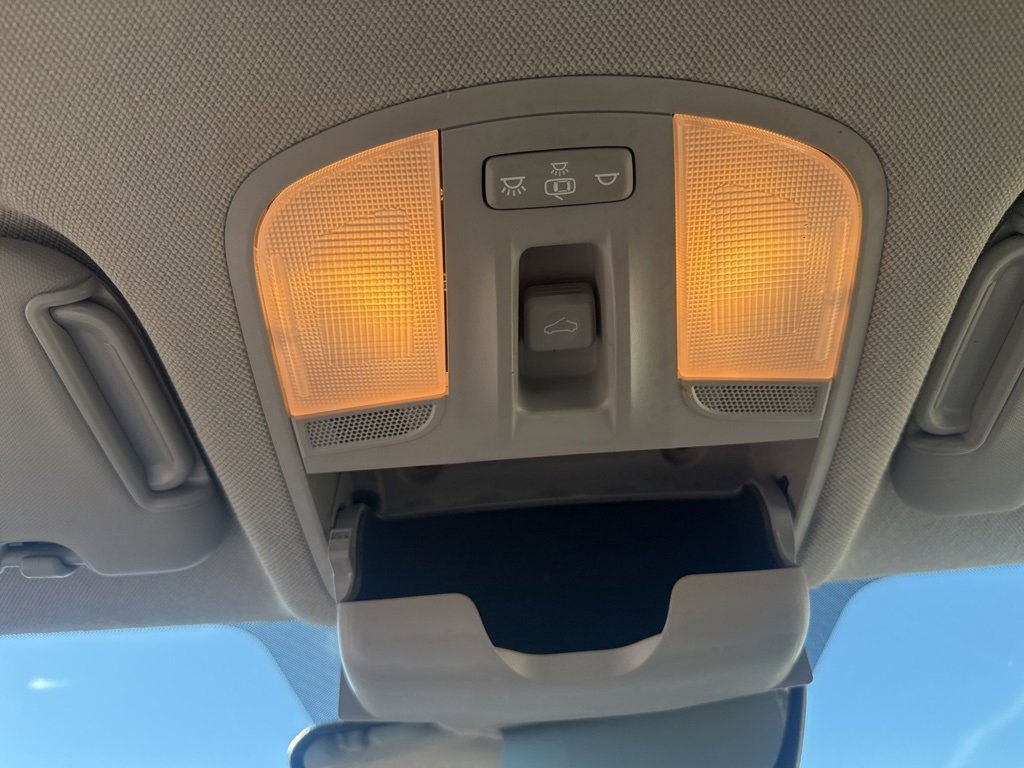 Used 2020 Hyundai Elantra Limited w/ Ultimate Package 03 image 30