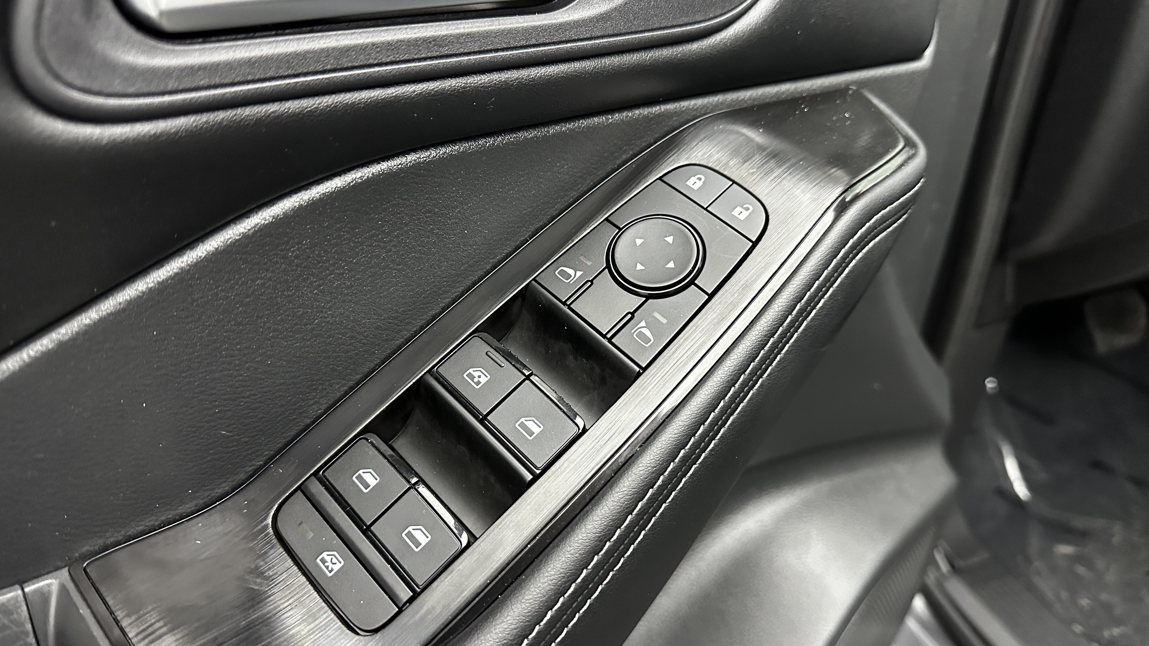 Used 2026 Nissan Rogue SV AWD/4WD image 11