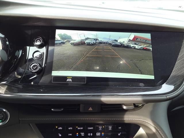 Used 2022 Buick Envision Preferred image 18
