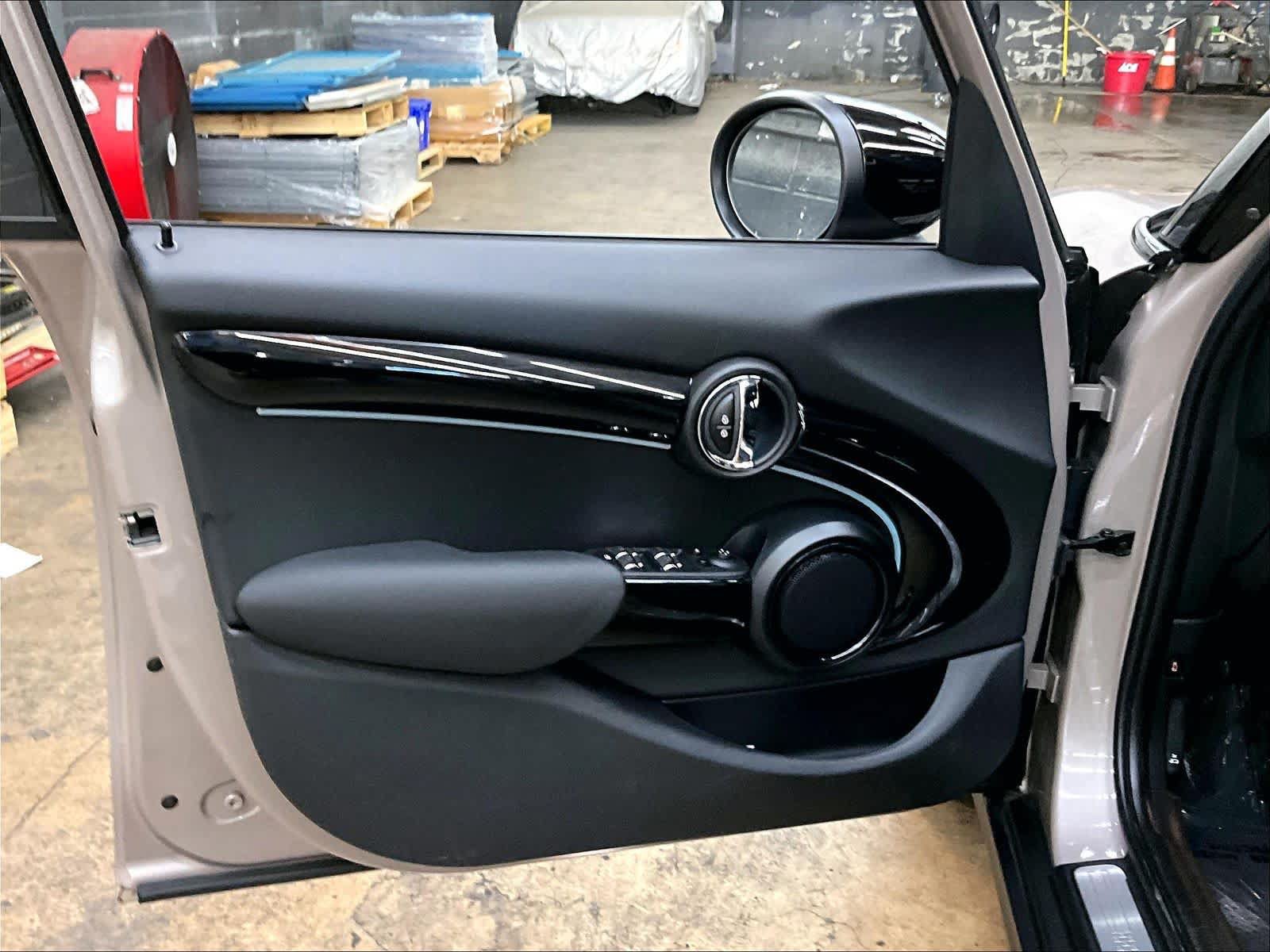 Used 2024 MINI Cooper S w/ Signature Upholstery Package FWD image 26