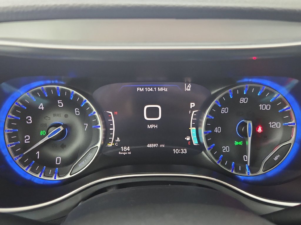 Certified 2025 Chrysler Pacifica Limited FWD image 26