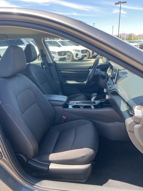 Used 2024 Nissan Altima 2.5 SV AWD/4WD image 34