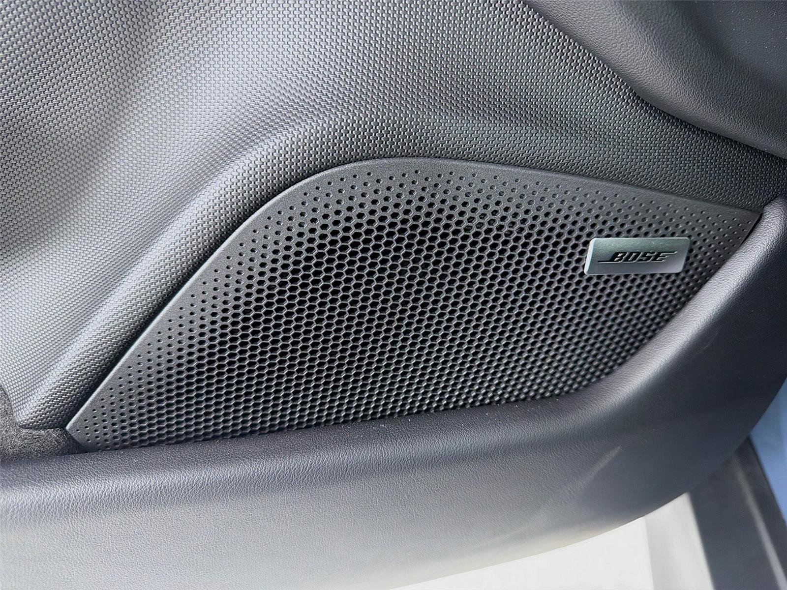 Certified 2025 Porsche Taycan image 9