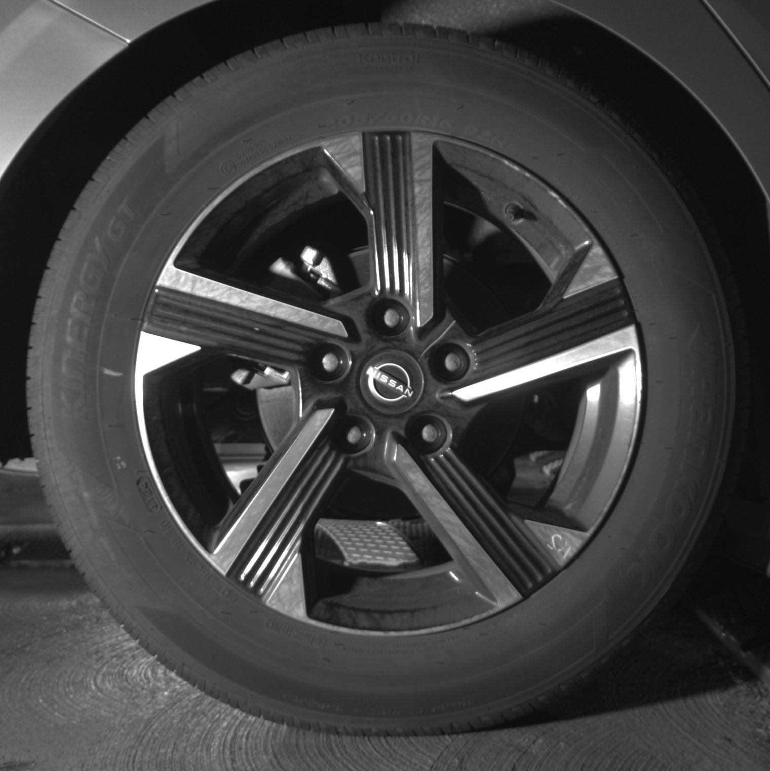 Used 2025 Nissan Sentra SV FWD image 15