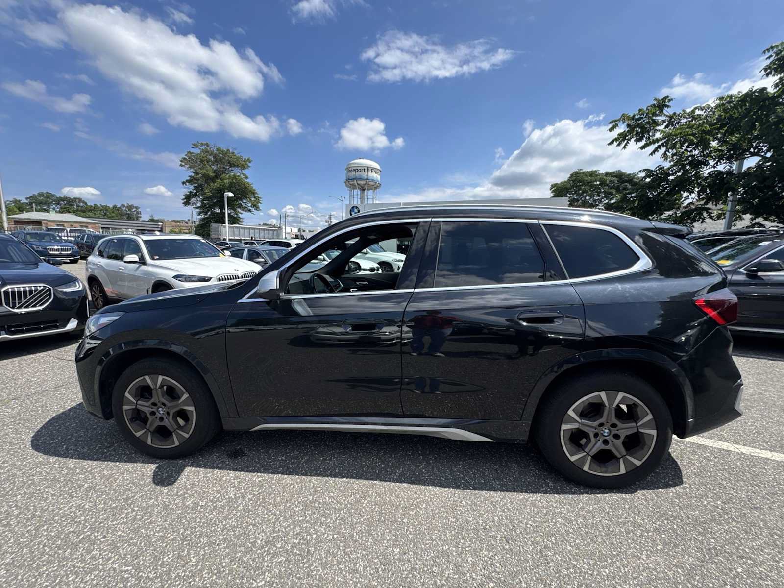 Used 2023 BMW X1 xDrive28i w/ Convenience Package AWD/4WD image 5