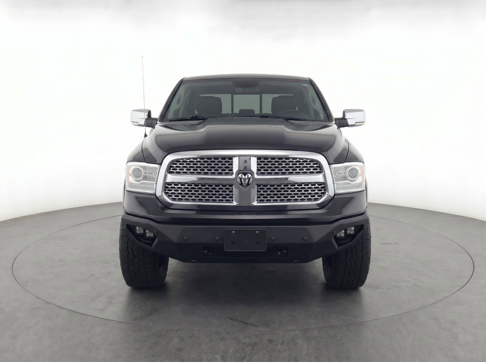 Used 2017 RAM 1500 Laramie AWD/4WD image 5