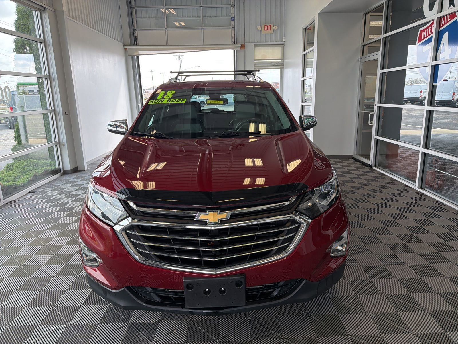 Used 2018 Chevrolet Equinox Premier image 2