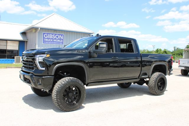 Used 2024 Chevrolet Silverado 2500 LTZ w/ LTZ Plus Package AWD/4WD image 5