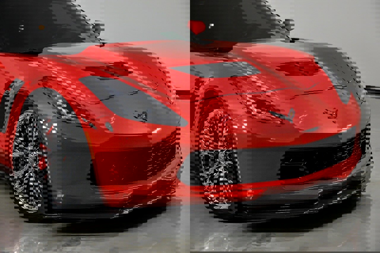 Used 2015 Chevrolet Corvette Z06 w/ Z07 Performance Package image 3