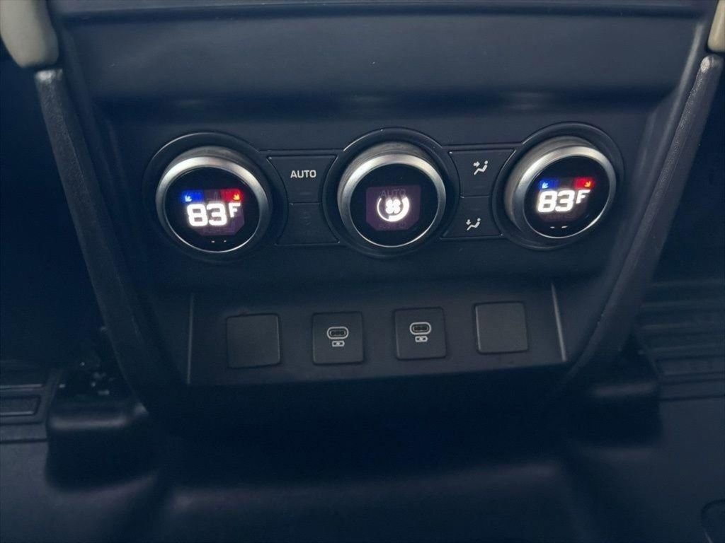 Used 2024 Land Rover Defender 110 S image 10