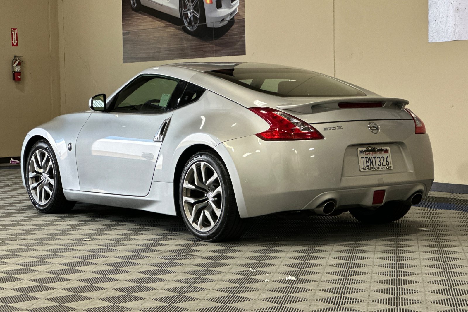 Used 2013 Nissan 370Z Coupe RWD image 6