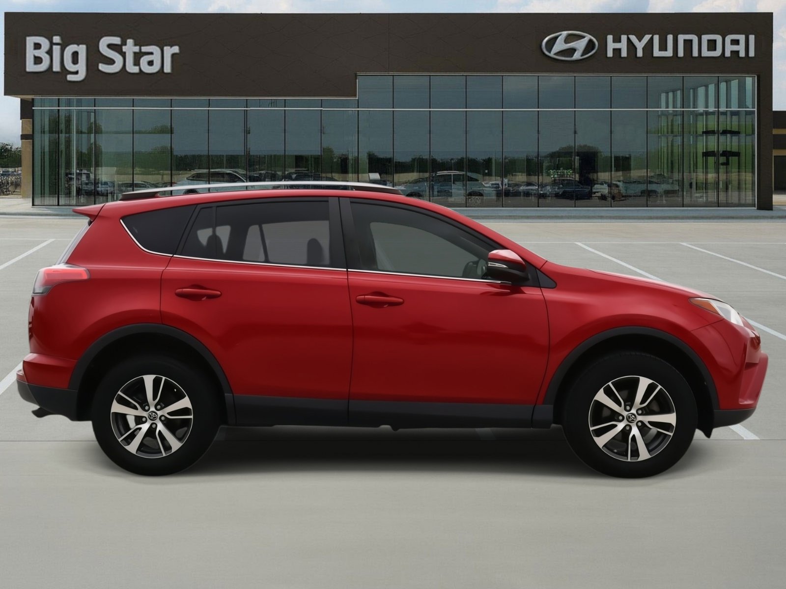 Used 2017 Toyota RAV4 XLE image 5