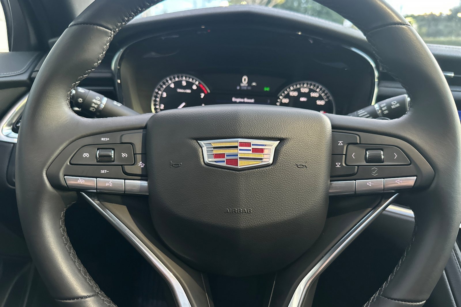 Used 2025 Cadillac XT6 Luxury image 32