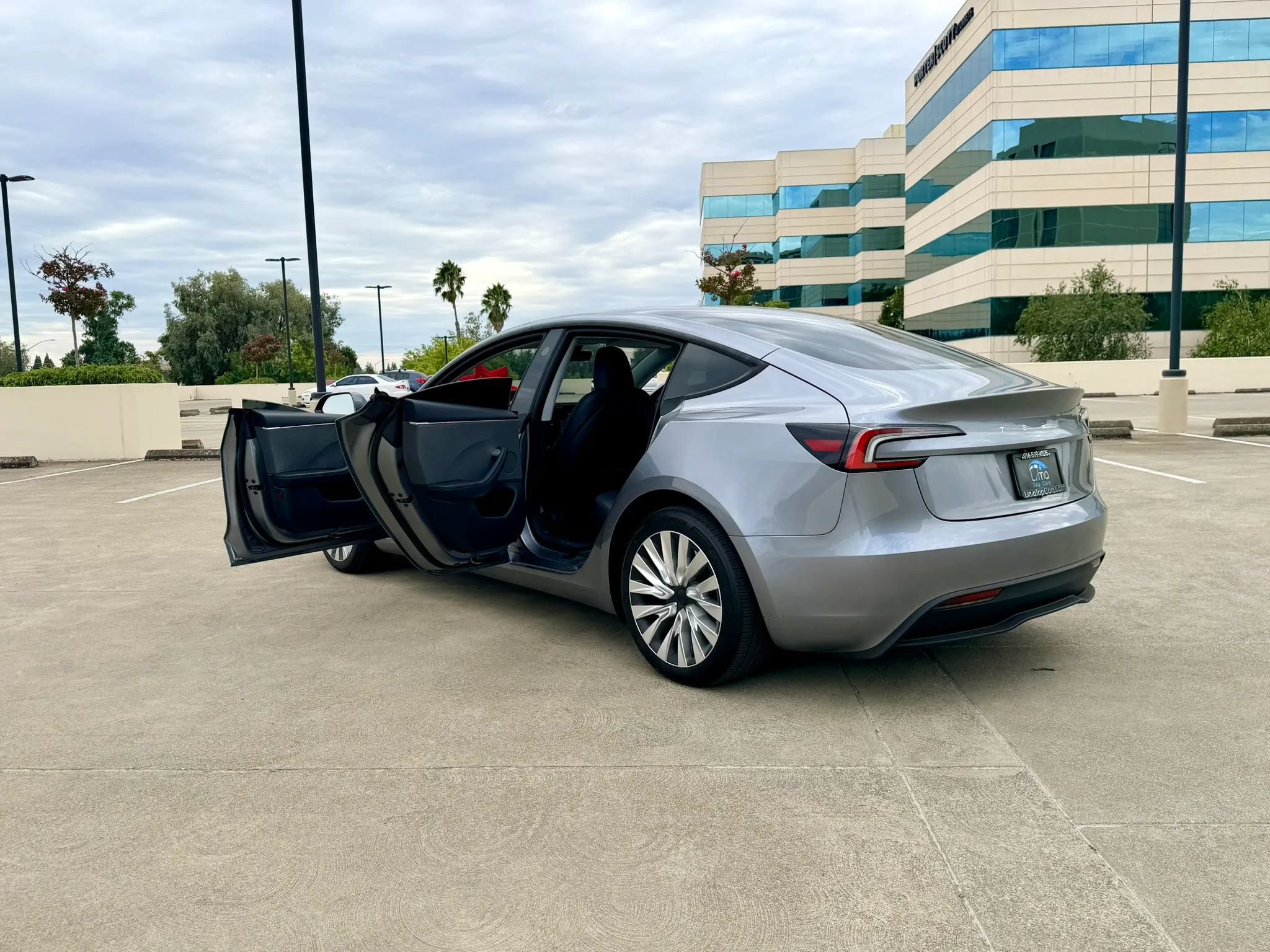 Used 2025 Tesla Model 3 Long Range RWD image 51