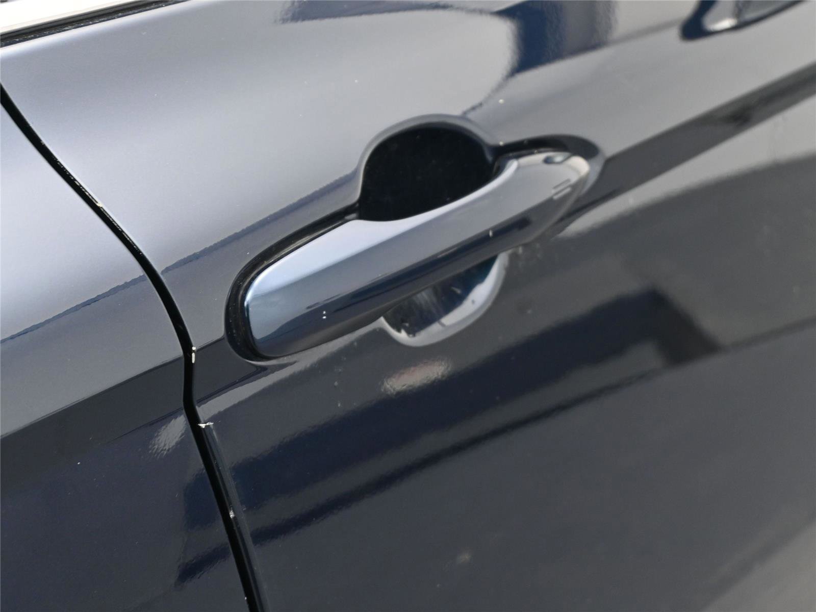 Used 2020 Toyota Camry XLE image 13