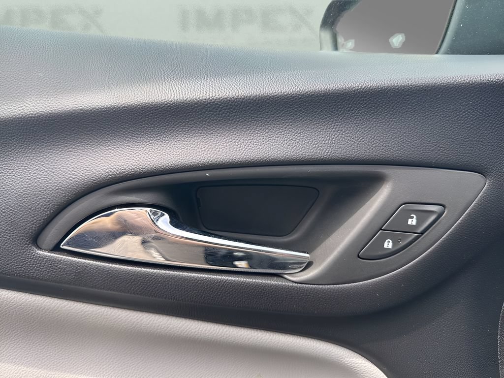 Used 2024 Chevrolet Equinox LS w/ LS Convenience Package FWD image 12