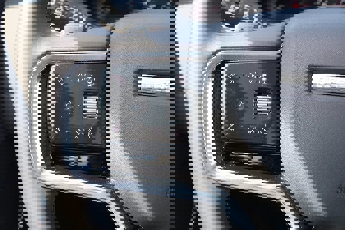 Used 2024 Land Rover Discovery Sport S image 45