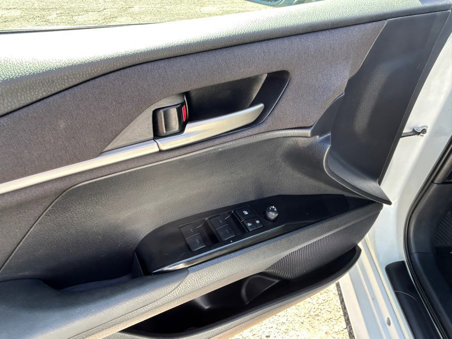 Used 2025 Toyota Camry LE FWD image 10
