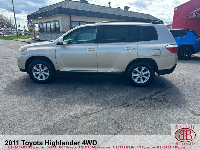 Used 2011 Toyota Highlander SE w/ Tow Pkg AWD/4WD image 6