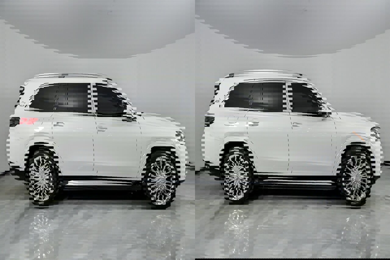 Used 2023 Mercedes-Benz Maybach GLS 600 4MATIC image 14