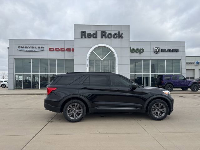 Used 2021 Ford Explorer XLT w/ Equipment Group 202A AWD/4WD image 7