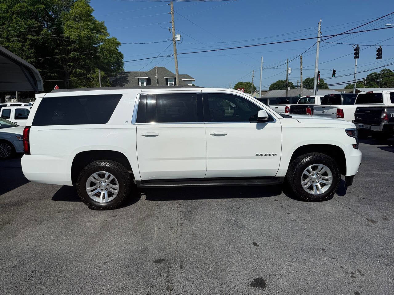 Used 2019 Chevrolet Suburban LT AWD/4WD image 3