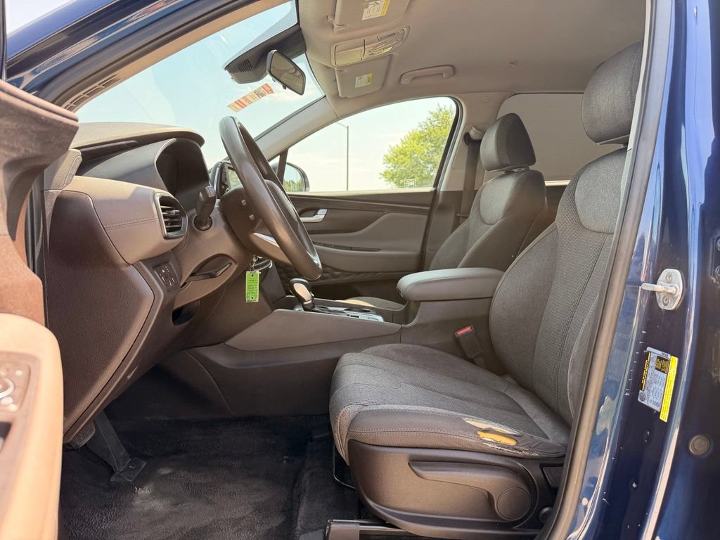 Used 2019 Hyundai Santa Fe SE AWD/4WD image 2