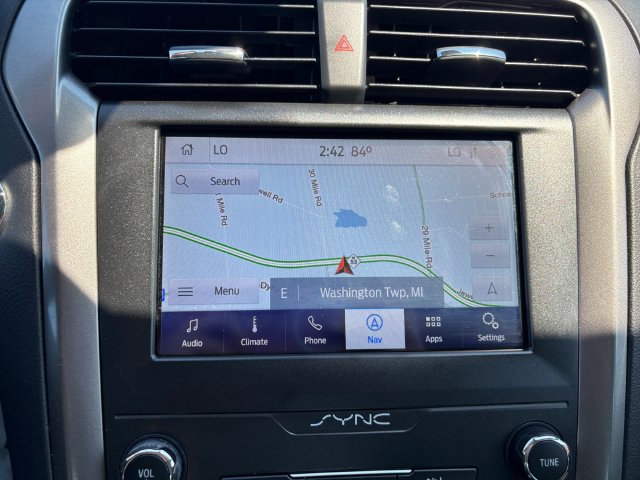 Used 2020 Ford Fusion SE FWD image 25