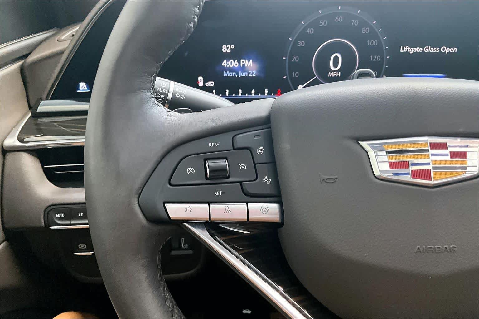 Used 2024 Cadillac Escalade Premium Luxury w/ Performance Package AWD/4WD image 24
